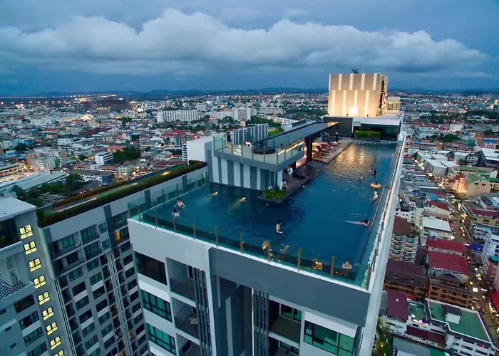 The Base Central Pattaya By He
