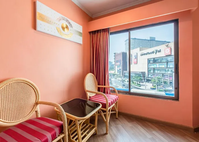 Hotel di lusso a Pattaya vicino a Centro Commerciale CentralFestival