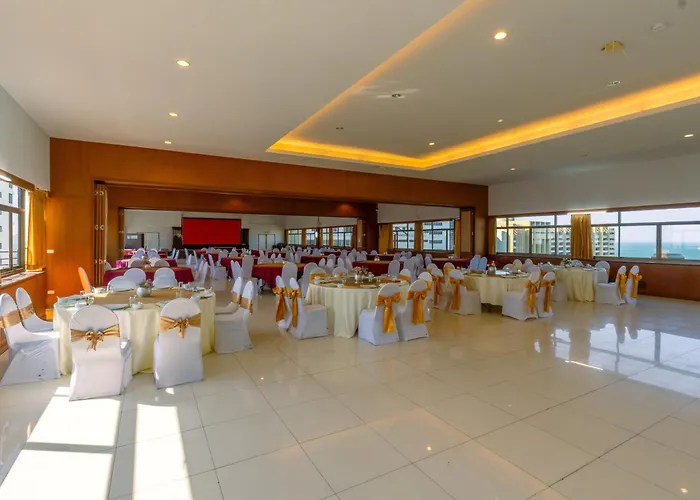 Boutique Mountain Beach Resort & Convention Center Pattaya